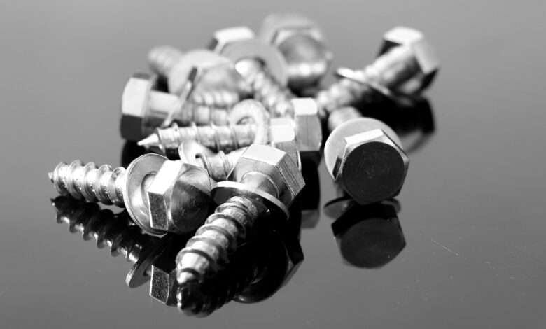 Choosing the Right Machine Screw for Your Project